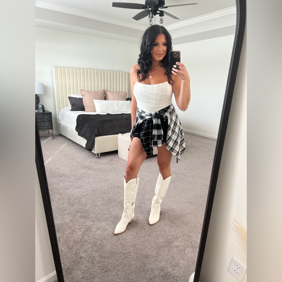 Meet your Posher, Brittany - Picture 1 of 2